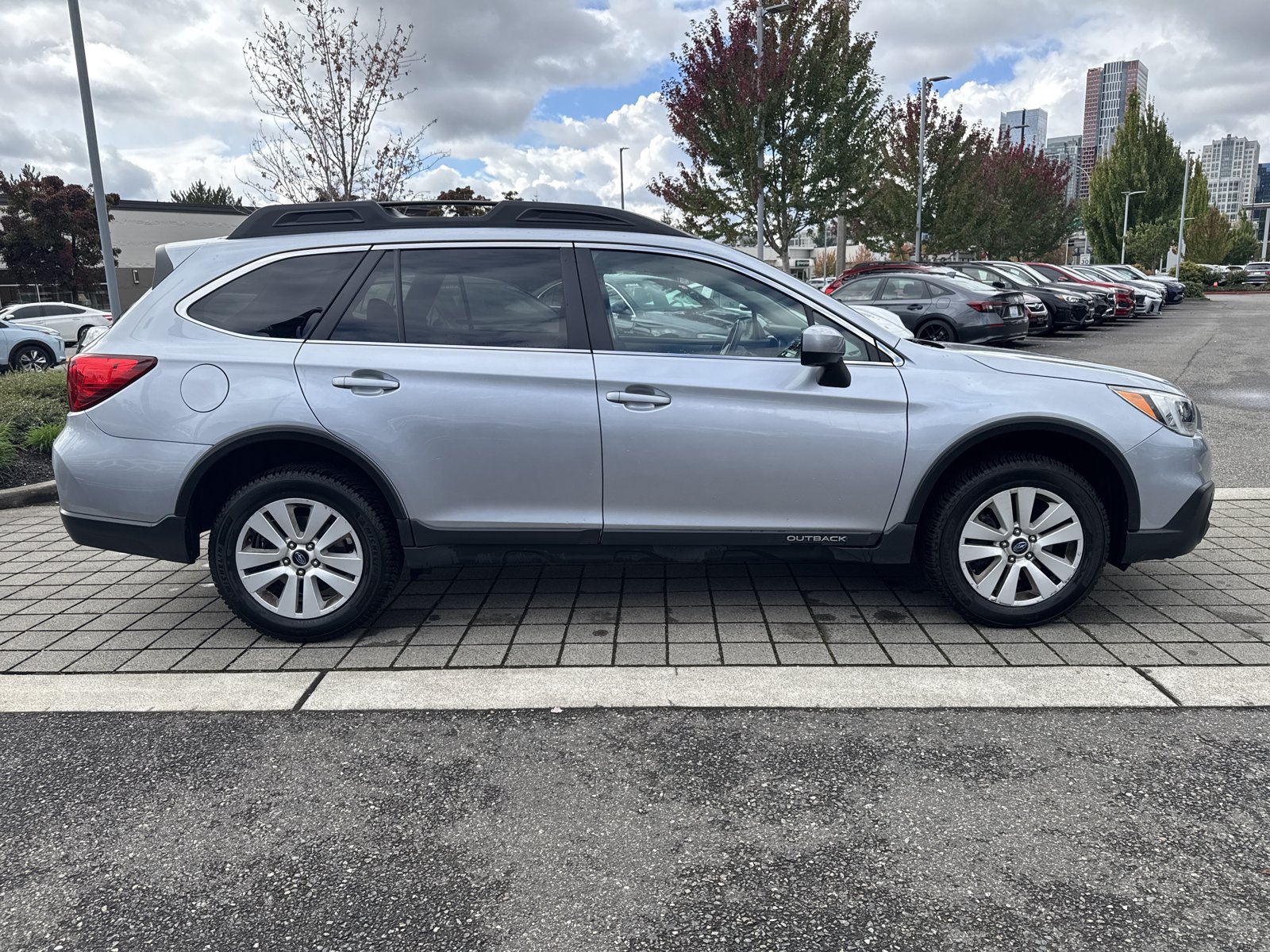 Used 2015 Subaru Outback 2.5i Premium AWD/4WD image 6