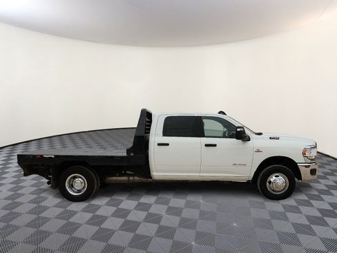 Used 2024 RAM 3500 SLT w/ Quick Order Package 2YG SLT AWD/4WD image 5