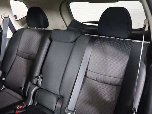 Used 2019 Nissan Rogue SV w/ Premium Package AWD/4WD image 32