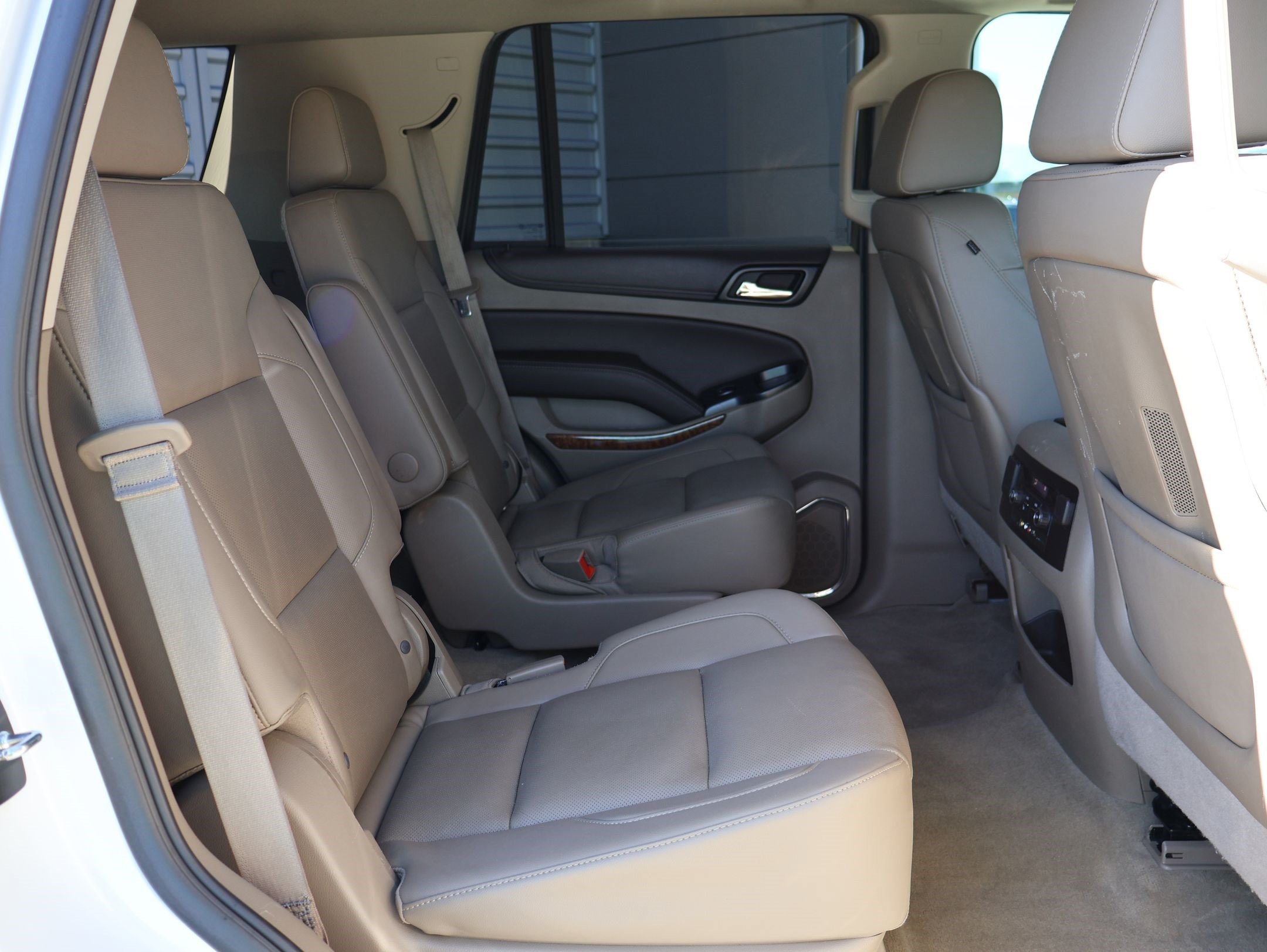 Used 2016 Chevrolet Tahoe LTZ AWD/4WD image 31