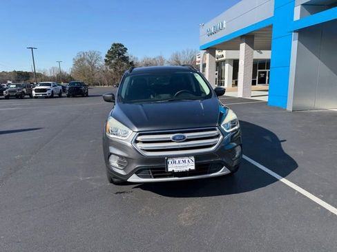 Used 2018 Ford Escape SEL image 2