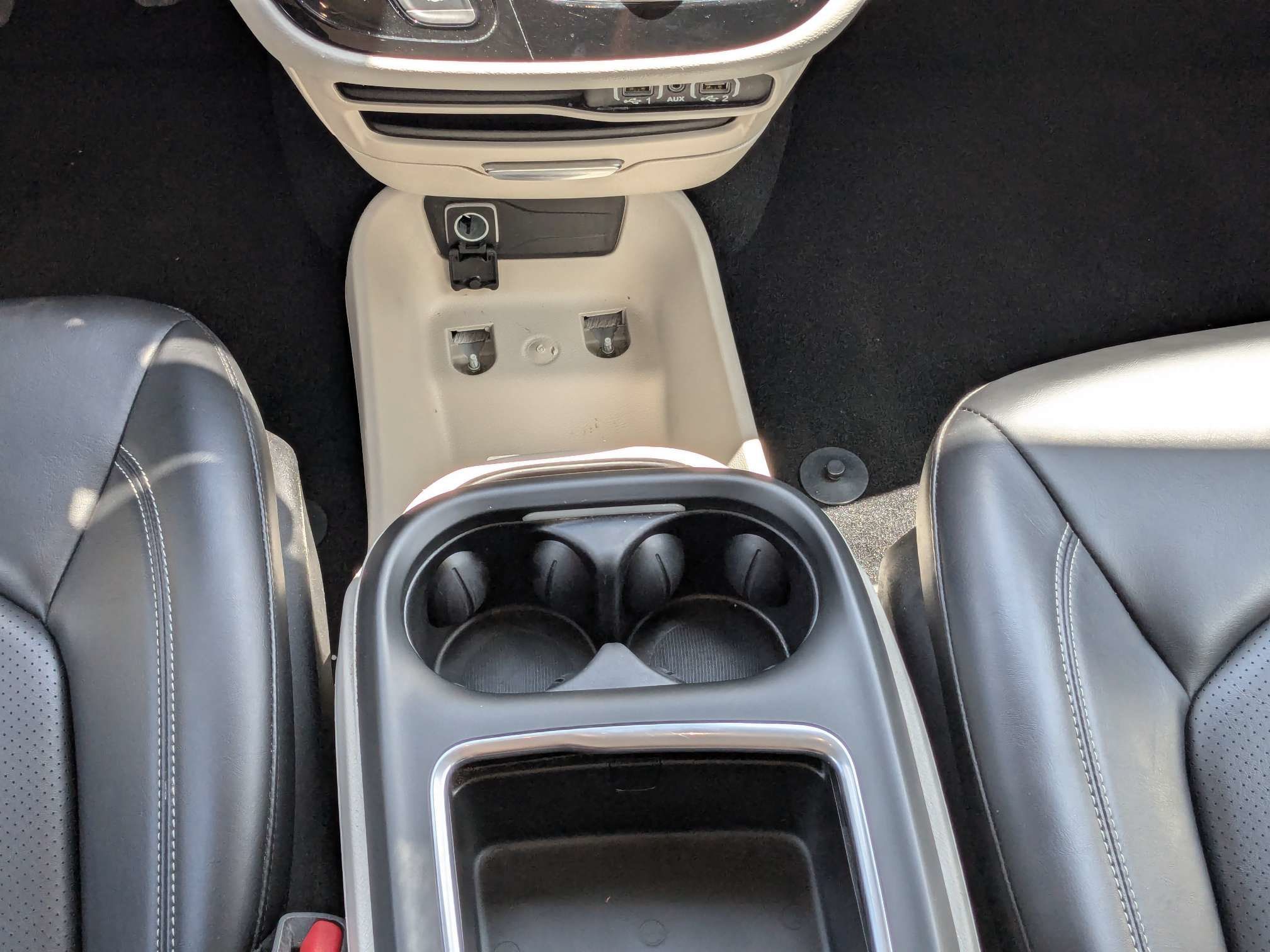 Used 2023 Chrysler Pacifica Touring-L FWD image 21