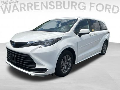 Used 2025 Toyota Sienna LE