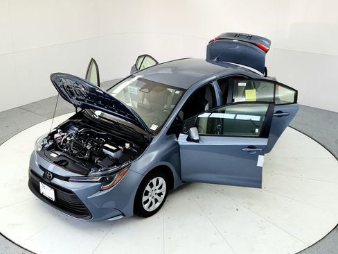 Used 2023 Toyota Corolla LE FWD image 18