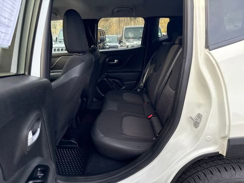 Used 2023 Jeep Renegade Latitude image 26