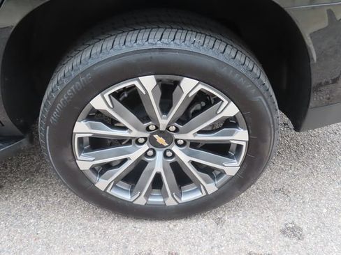 Used 2026 Chevrolet Tahoe High Country AWD/4WD image 15