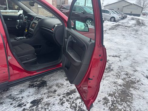 Used 2014 GMC Acadia SLE image 18