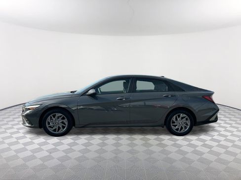 Used 2024 Hyundai Elantra SEL FWD image 8