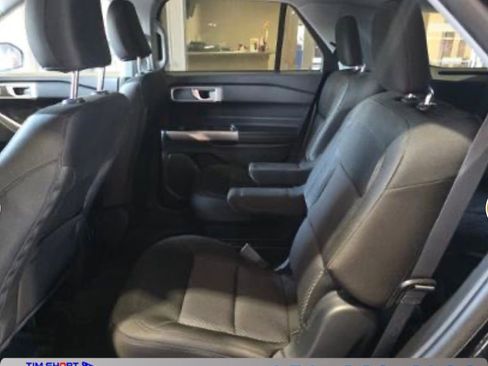 Used 2023 Ford Explorer XLT image 6