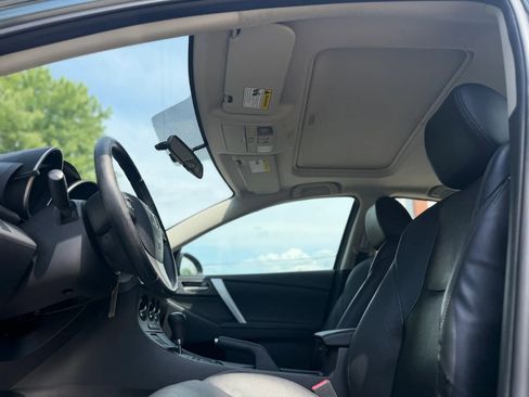 Used 2012 MAZDA MAZDA3 i Grand Touring w/ Tech Pkg FWD image 17