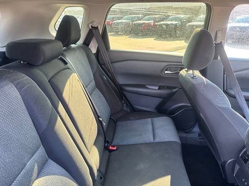 Certified 2025 Nissan Rogue SV FWD image 33