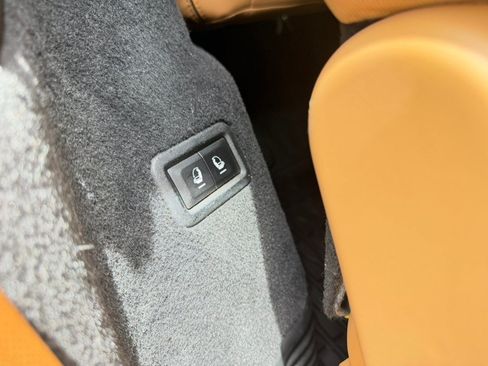 Used 2022 Jeep Grand Wagoneer Series III w/ Rear Seat Video Group 1 AWD/4WD image 56