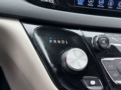 Used 2017 Chrysler Pacifica Touring-L Plus w/ Tire & Wheel Group image 24