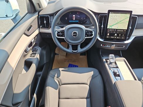 New 2026 Volvo XC90 B5 Core AWD/4WD image 9