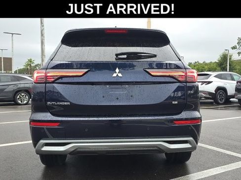 Used 2025 Mitsubishi Outlander SE FWD image 4