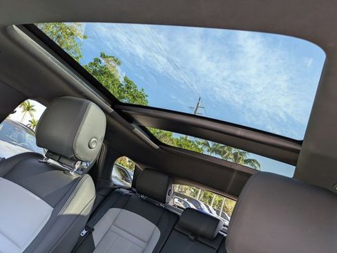 Used 2026 Land Rover Range Rover Evoque Dynamic SE image 16