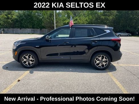 Used 2022 Kia Seltos EX AWD/4WD image 2