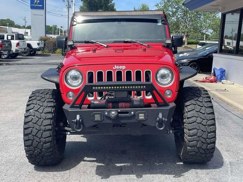 Used 2017 Jeep Wrangler Unlimited Sahara w/ Connectivity Group AWD/4WD image 2