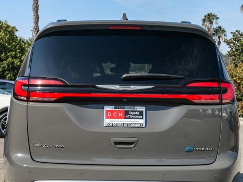 Used 2022 Chrysler Pacifica Pinnacle FWD image 6
