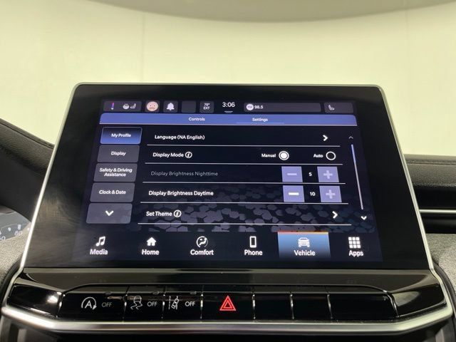 Used 2023 Jeep Compass Latitude AWD/4WD image 31