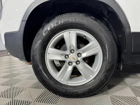 Used 2017 Chevrolet Trax LT w/ LT Convenience Package FWD image 42