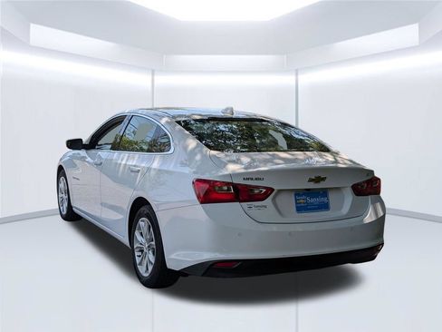 Used 2025 Chevrolet Malibu LT FWD image 3