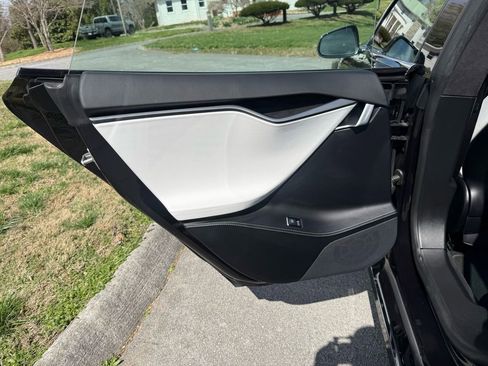 Used 2018 Tesla Model S 75D image 28