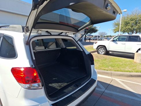 Used 2013 Subaru Outback 2.5i Limited image 38