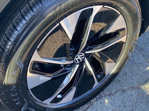 Certified 2022 Volkswagen ID.4 Pro image 19