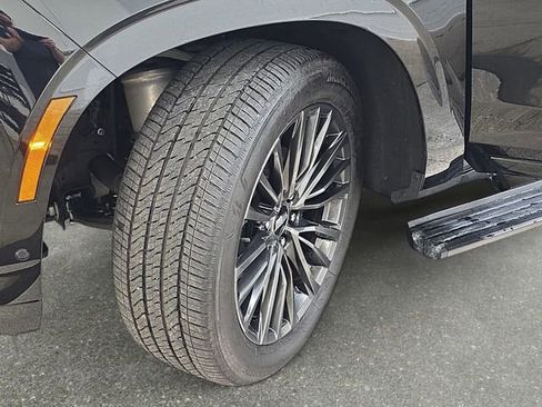 Used 2026 Cadillac Escalade ESV Platinum Sport w/ LPO, Floor Liner Package RWD image 32