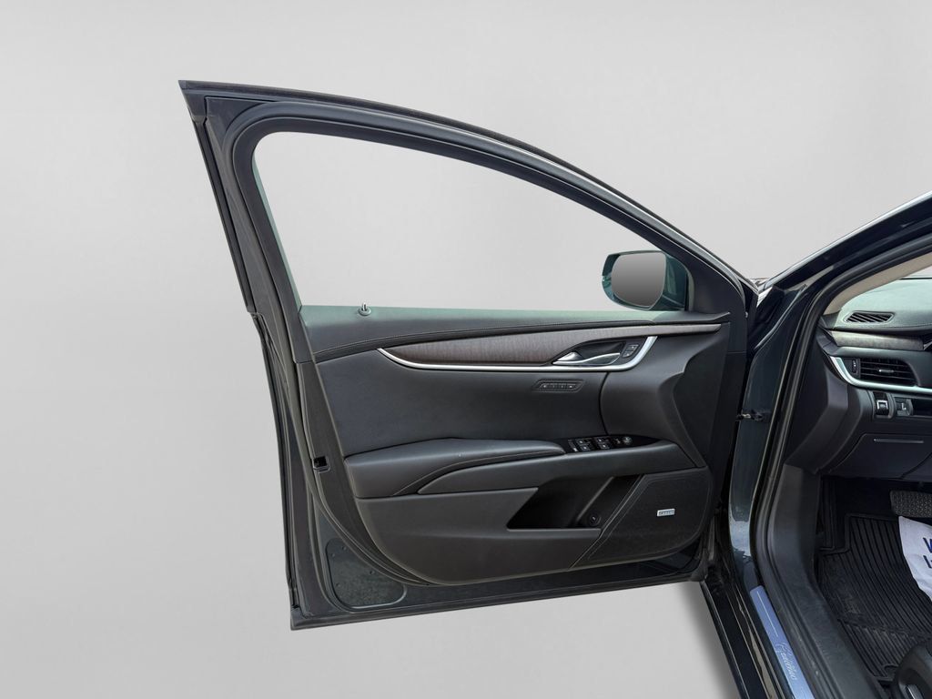 Used 2018 Cadillac XTS Luxury w/ Driver Awareness Package FWD image 19