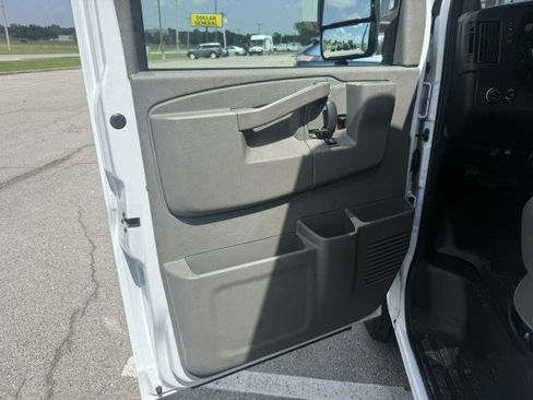 Used 2025 Chevrolet Express 3500 w/ Power Convenience Package RWD image 26