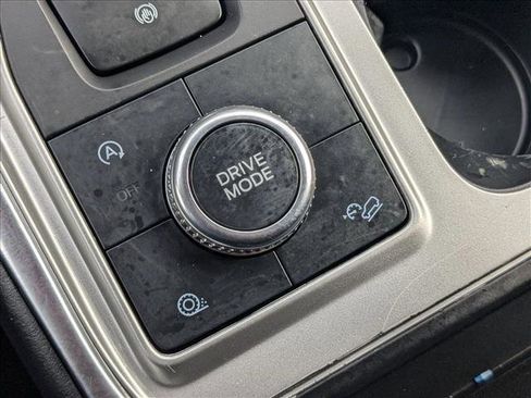 Used 2020 Ford Explorer XLT w/ Equipment Group 202A image 13