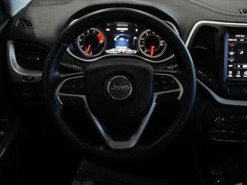 Used 2016 Jeep Cherokee Trailhawk w/ Comfort/Convenience Group image 16