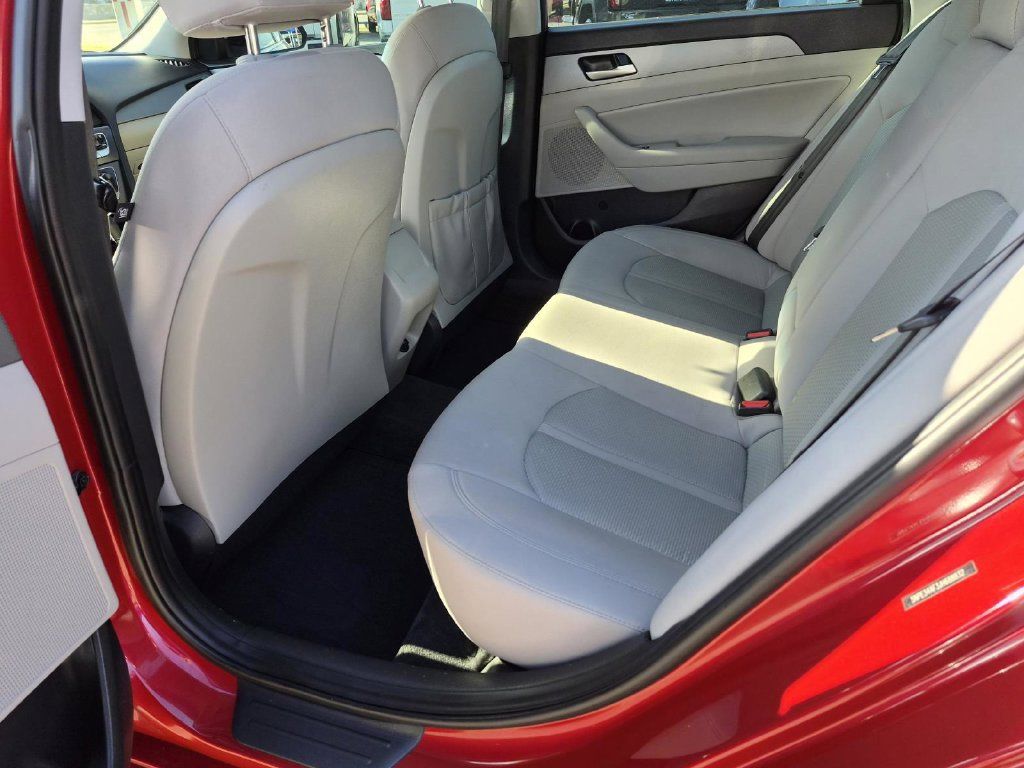 Used 2018 Hyundai Sonata SEL FWD image 3