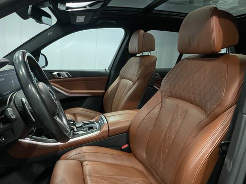 Used 2022 BMW X5 M50i w/ Premium Package image 15