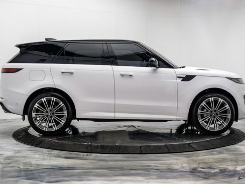 Used 2025 Land Rover Range Rover Sport Dynamic SE AWD/4WD image 19