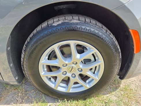 Used 2023 Chrysler Pacifica Touring-L FWD image 20