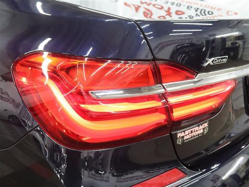 Used 2017 BMW 750i xDrive AWD/4WD image 9