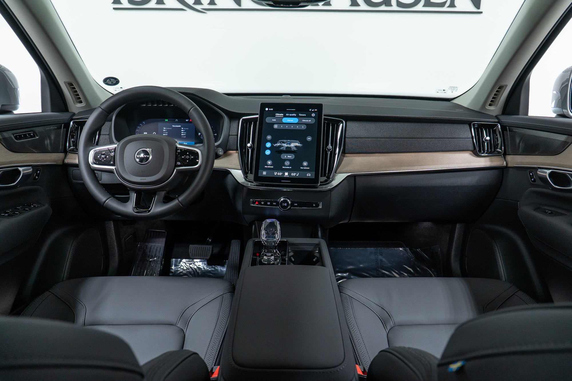 New 2026 Volvo XC90 T8 Plus w/ Protection Package Premier AWD/4WD image 15