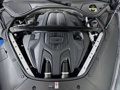 Certified 2025 Porsche Panamera RWD image 29