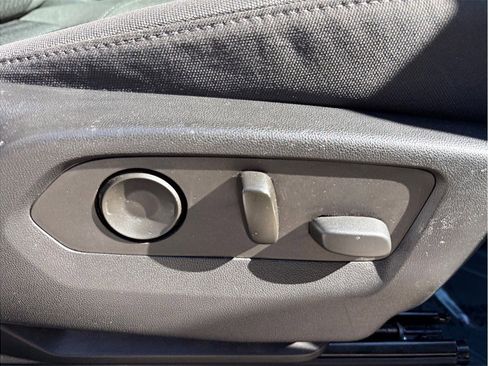 Used 2022 GMC Yukon XL SLE image 41