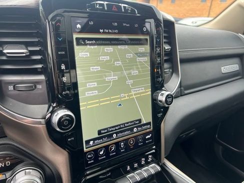 Used 2019 RAM 1500 Laramie AWD/4WD image 16