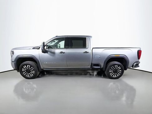 Used 2025 GMC Sierra 2500 Denali Ultimate w/ Snow Plow Prep/Camper Package AWD/4WD image 9