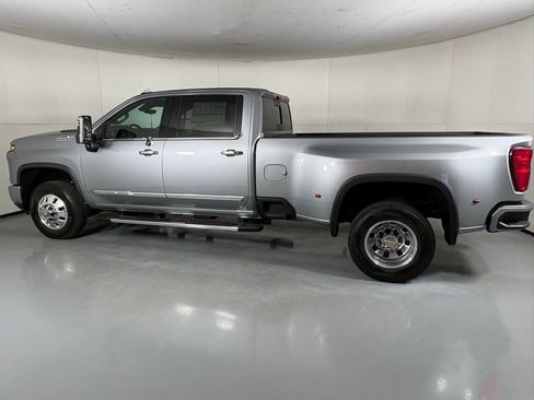 New 2026 Chevrolet Silverado 3500 High Country w/ High Country Premium Package AWD/4WD image 6