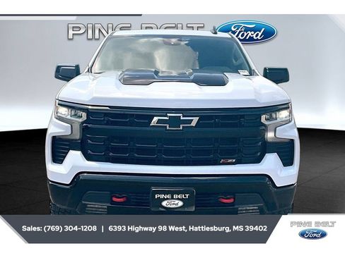 Used 2024 Chevrolet Silverado 1500 LT Trail Boss w/ Protection Package AWD/4WD image 3