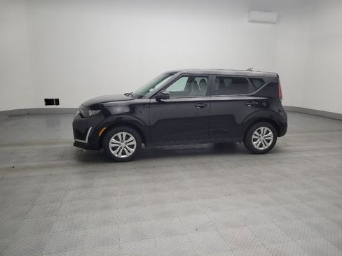 Used 2024 Kia Soul LX image 2