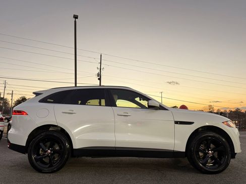 Used 2020 Jaguar F-PACE Premium image 6