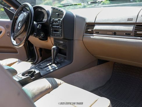 Used 1999 BMW 323i Convertible image 36