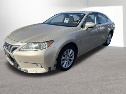 Used 2013 Lexus ES 300h w/ Luxury Pkg